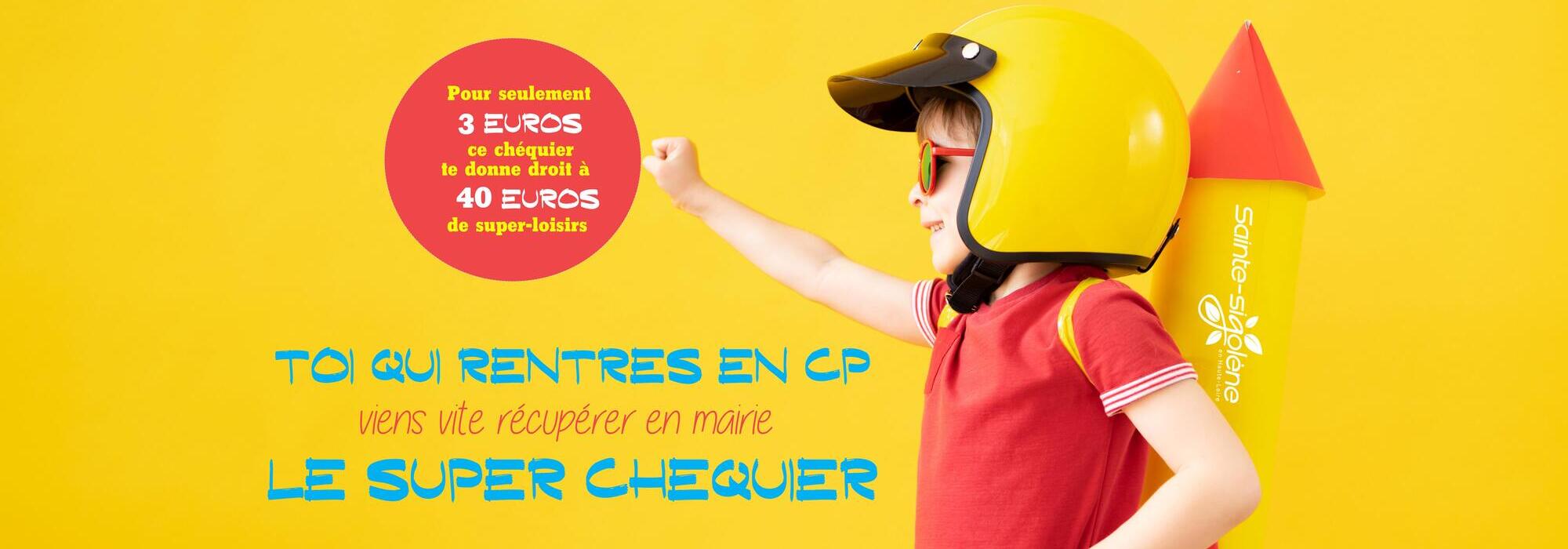 enfant avec casque, lunettes de soleil et fusée dans le dos